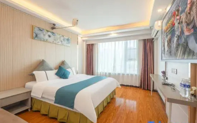 Yilong Hotel