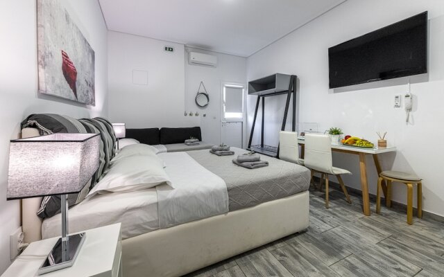 Comfort Stay Airport Studios - FREE shuttle from the Athens Airport