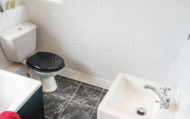 Crooked Loft - Super Central Stunning Views Sleeps 4