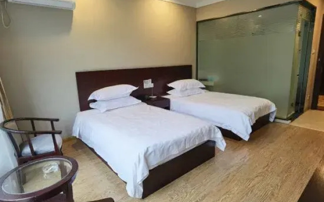 Ruihe Hotel in Lucheng City