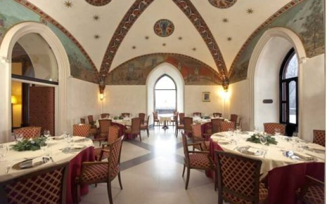 Castello Di Carimate Hotel & Spa