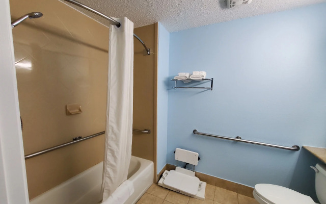 Coastal Inn & Suites - Wilmington, NC