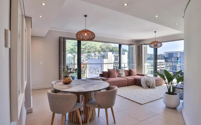 Rockwell 613 by CTHA, Cape Town