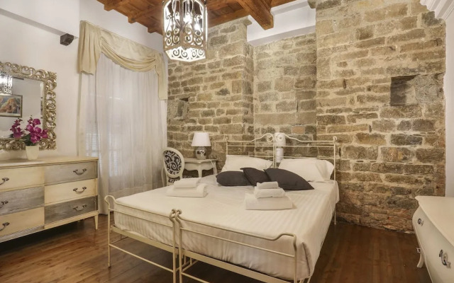 Pontevecchio Stylish Apartment in Florence - Hosted by Sweetstay