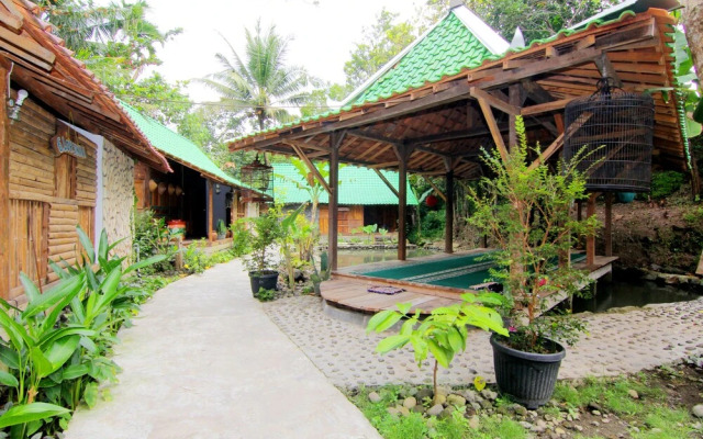 Villa Kampung Ayem