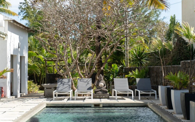 Koki Bonheur Beachfront Villa by StayMauritius