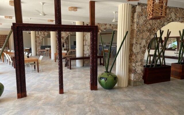 Palumbo Waves Resort