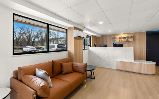 Clarion Pointe Kennesaw Town Center