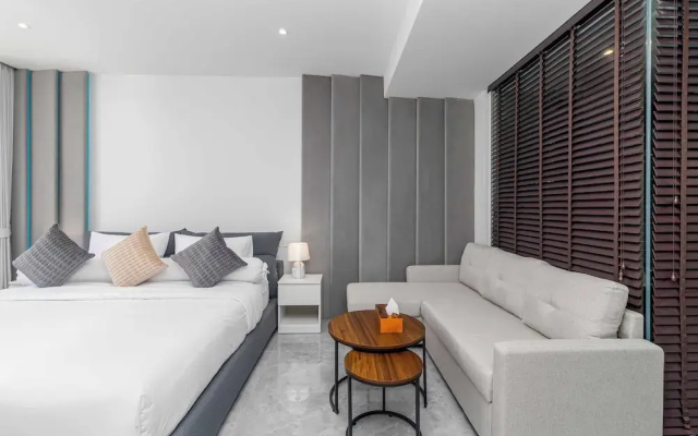 1BR w Pool Gym near Nai Harn C266