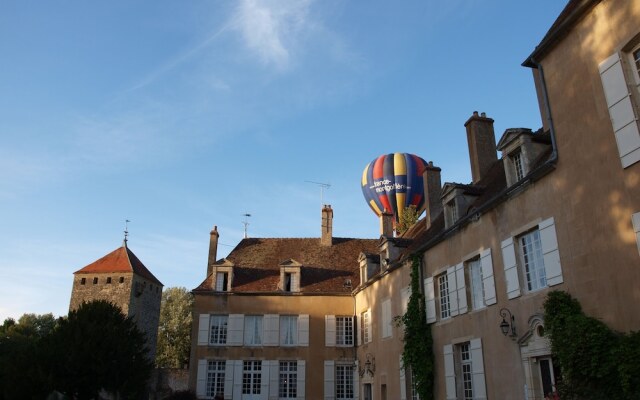 Château De Vault De Lugny