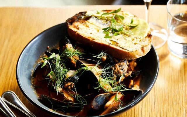 Kimpton Journeyman Hotel by IHG