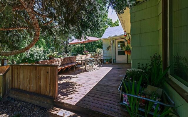 Madi's Place ~ Guest House