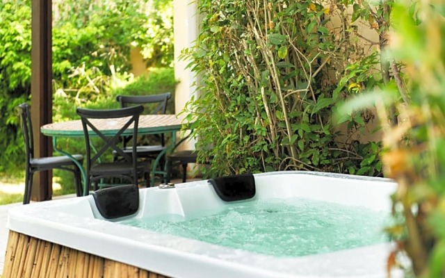 Vitrage Holiday Village and Spa