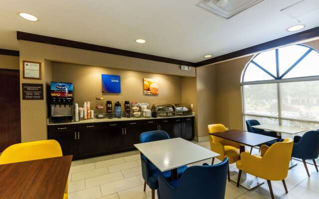 Comfort Suites Houston West at Clay Road