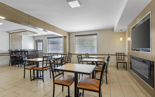 Best Western Center Inn