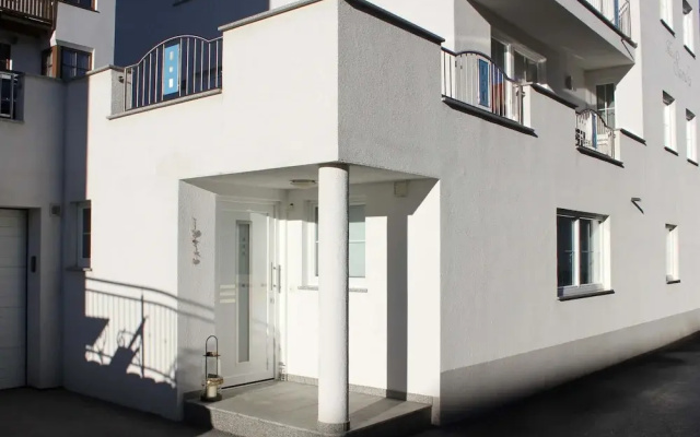 Modern Apartment in Fiss at Ski Bus Stop