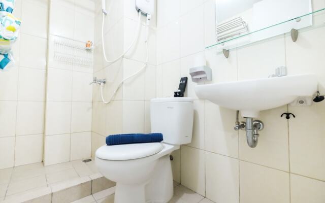 Homey 2BR Springlake Summarecon Bekasi Apartment