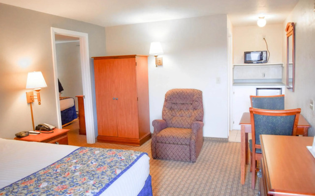 Knights Inn North Attleboro