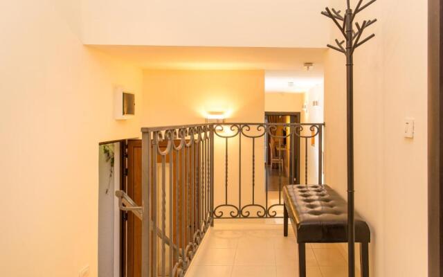 Blanche Cliff Apartments