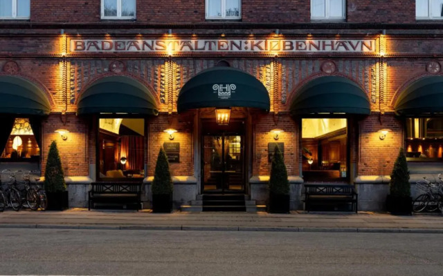 Ascot Hotel & Apartments
