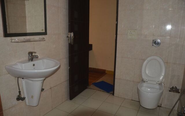 Capital O 66106 Hotel Samrat Kaushambhi