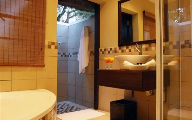 Hotel Numbi and Garden Suites