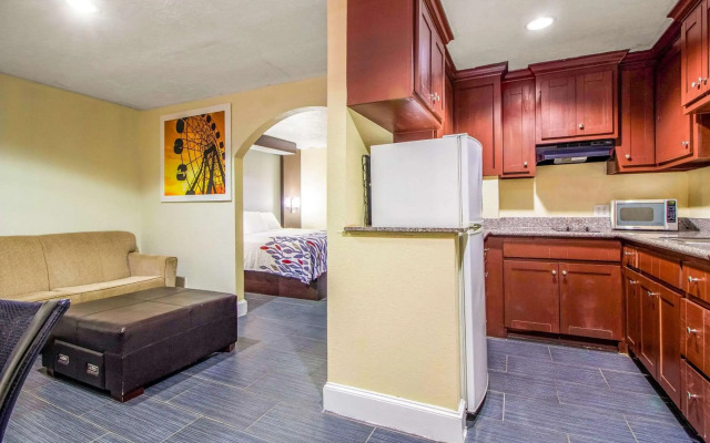 Rodeway Inn & Suites Houston near Medical Center
