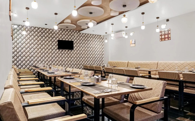 Super Oyo Townhouse Oak Hotel Rajmudra