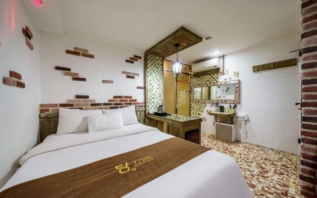 Seongnam Hotel Tom