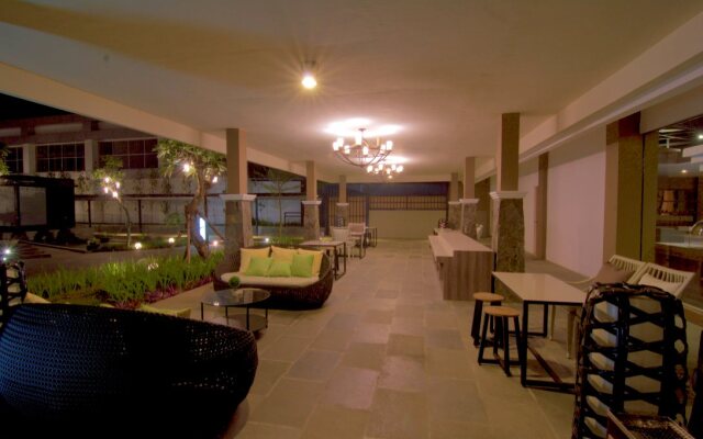 Front One Akshaya Hotel Karawang