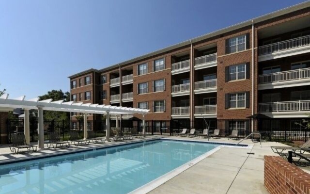 BOQ Lodging-Ballston