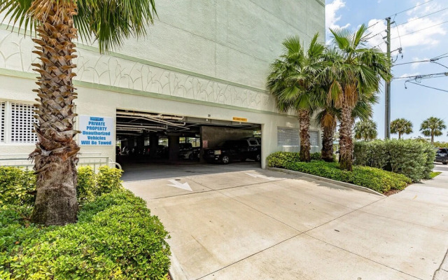 Harbourside Marker 33