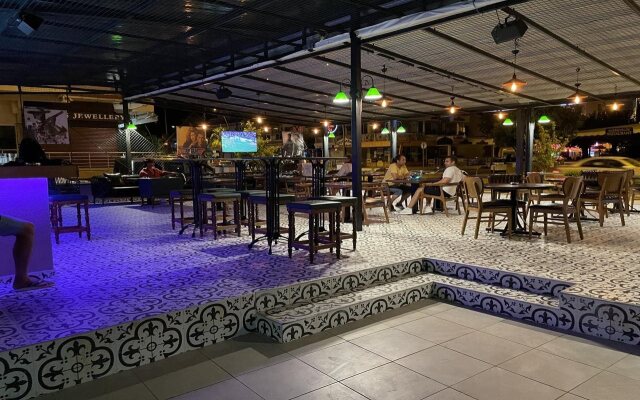 Emilia Hotel