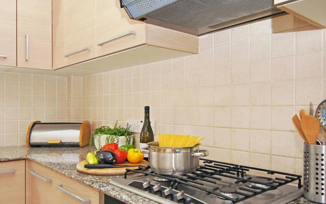 Cleopatra Paralimni in Paralimni