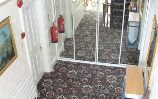 Harewood Lodge Guest house