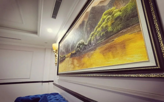 Dragon Hotel