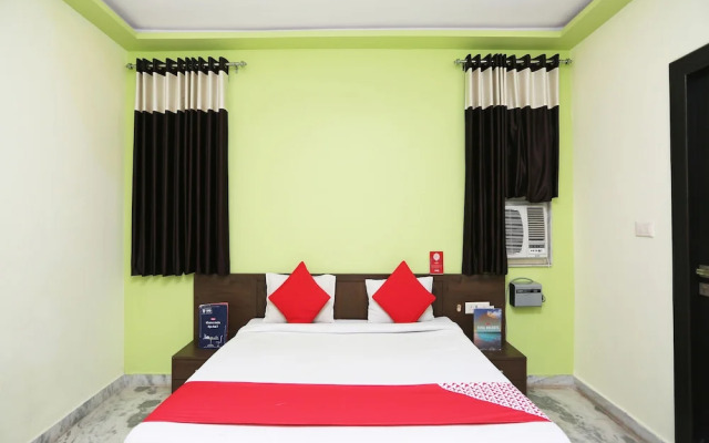 OYO 27686 Hotel Chandra Garden