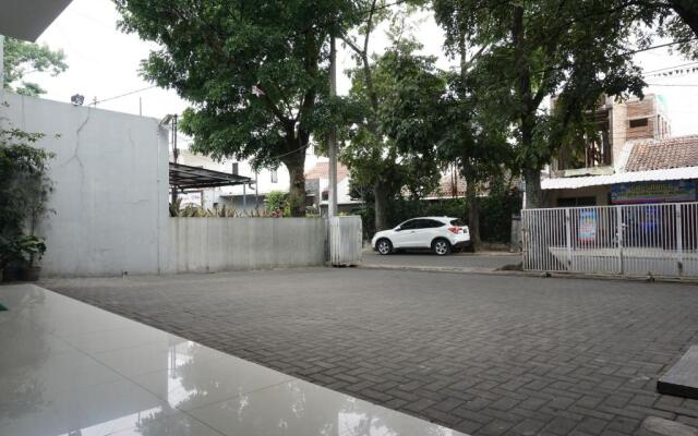 Residences by RedDoorz Syariah @ Buah Batu