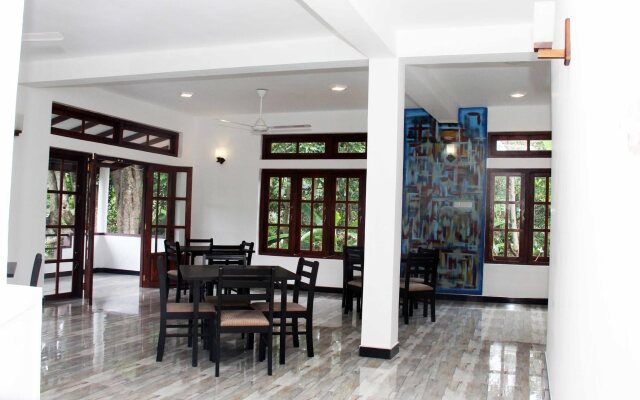 Lizzie Villa Guest House