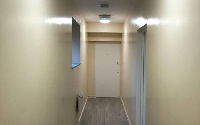 Stunning 1-bed Apartment With En-suite in Strood
