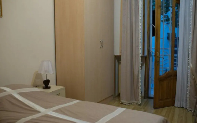 Arta Hotel