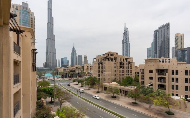 Spacious 2bedroom With Burj View in Downtown Dubai
