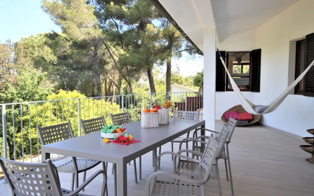 Belvilla by OYO Villa Alexa