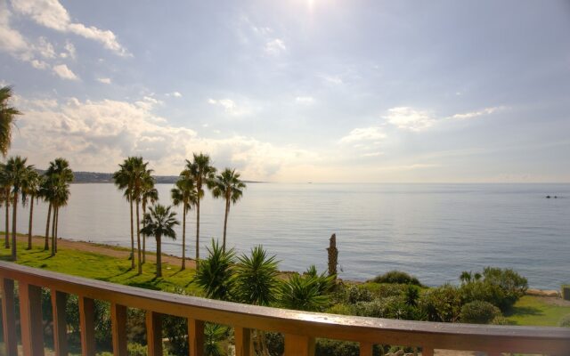 Beachfront Azura Sunrise