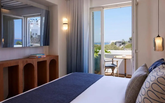 Avant Mar Paros