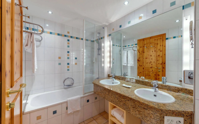 Arosa Alpine Club - Adults Only