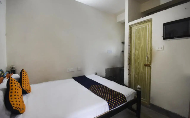 H B Guest House by OYO Rooms