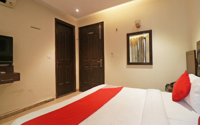 OYO 49069 A Suites