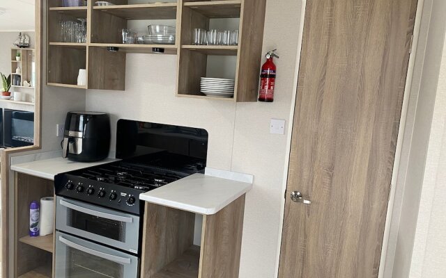 Immaculate 3 Bedroom Caravan in Presthaven