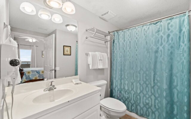 Majestic Beach Towers by iTrip